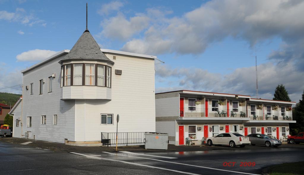 Almo Court Motel Cranbrook Exterior photo