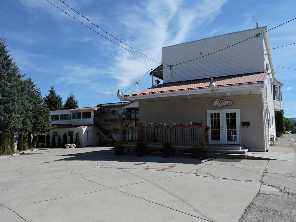 Almo Court Motel Cranbrook Exterior photo